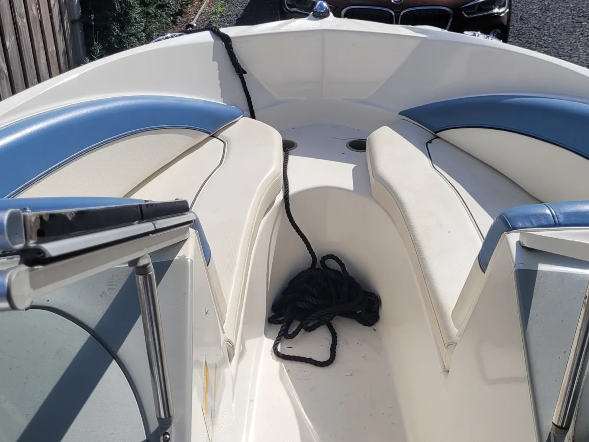 Polyester Speedboat Bayliner 185 bowrider