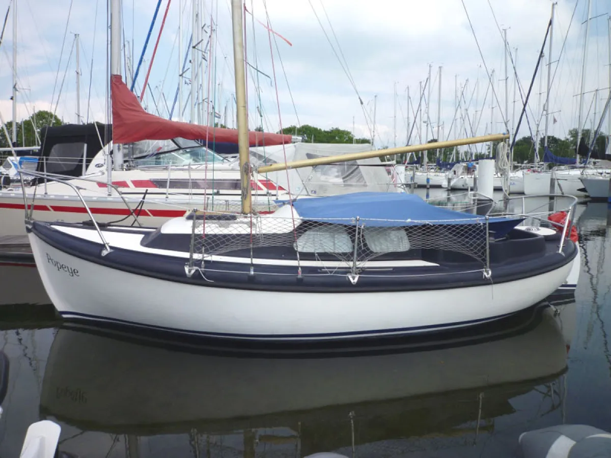 Polyester Sailboat Midget 20