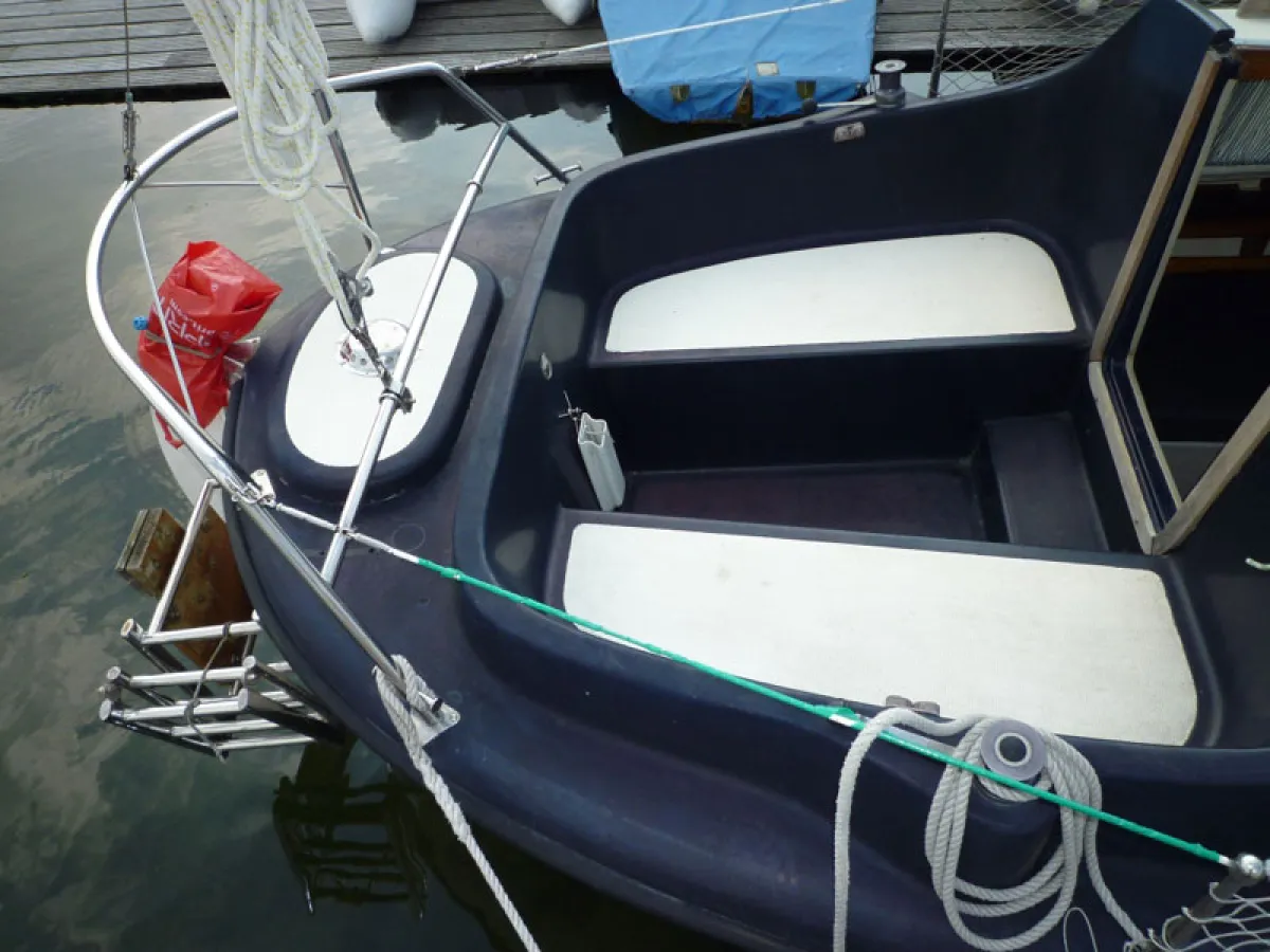 Polyester Sailboat Midget 20