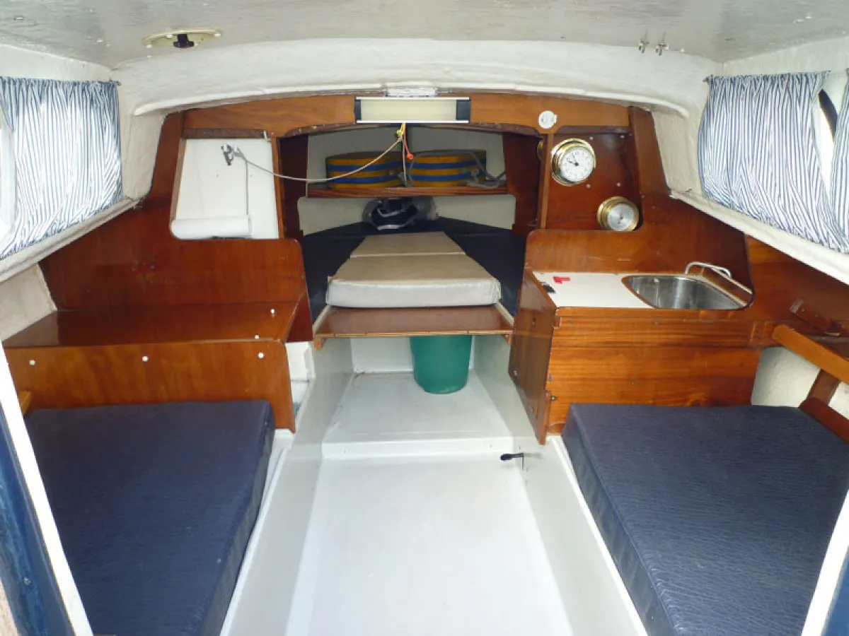 Polyester Sailboat Midget 20