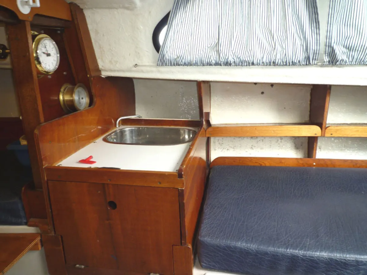 Polyester Sailboat Midget 20