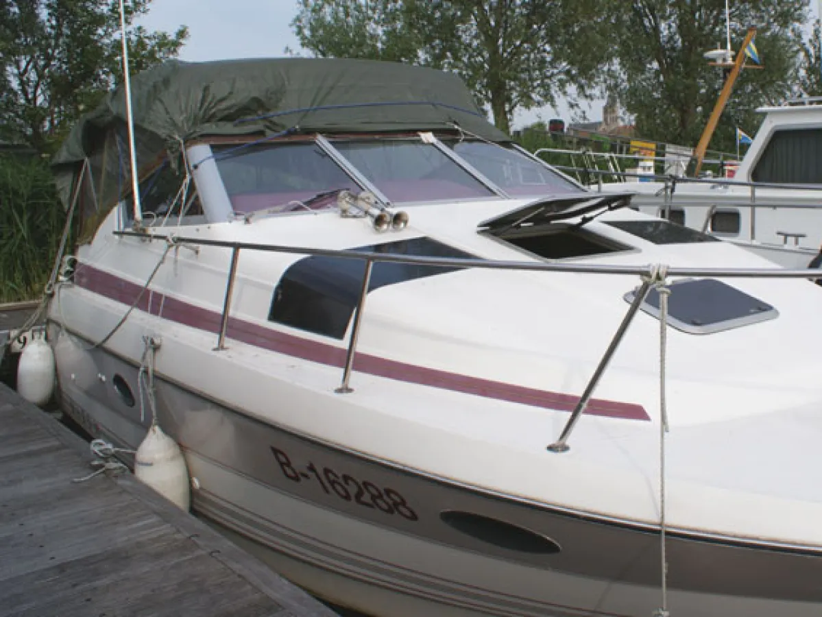 Polyester Speedboat Maxum 2700