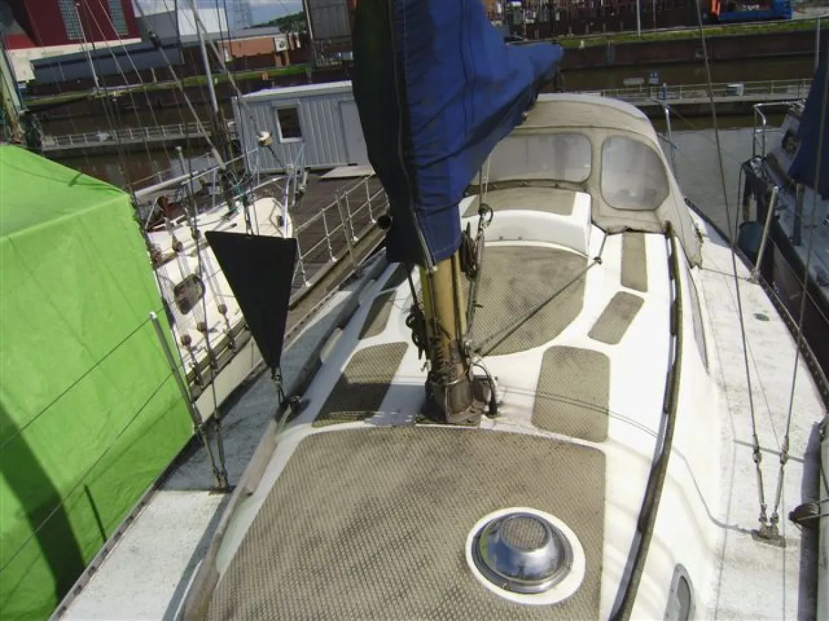 Polyester Sailboat Trapper 500