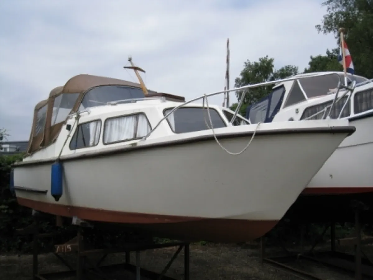 Polyester Motorboat Waterland 700