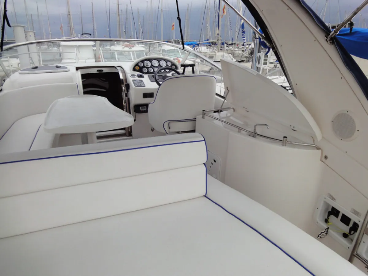 Polyester Speedboat Bavaria 27 Sport