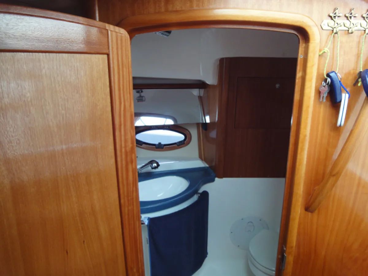 Polyester Speedboat Bavaria 27 Sport