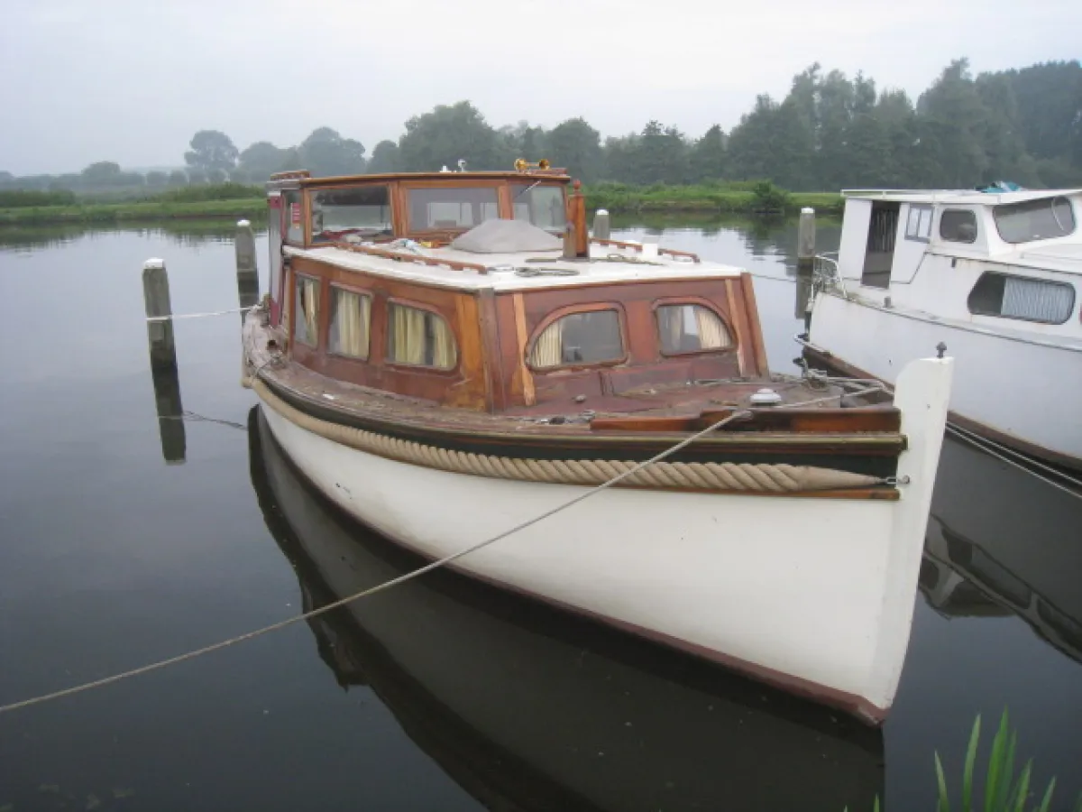 Wood Motorboat Motor cruiser 