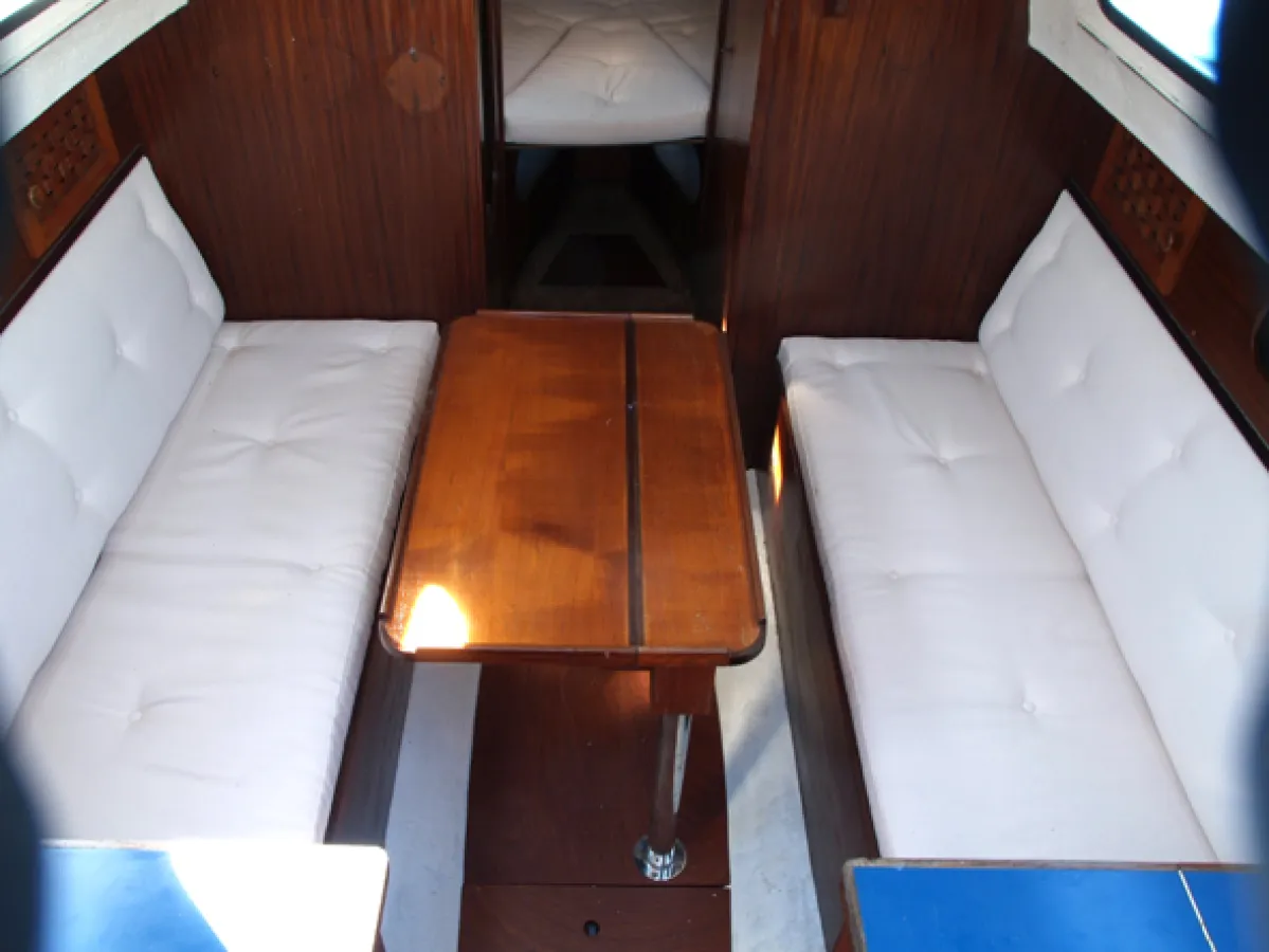 Polyester Sailboat Kings Cruiser 