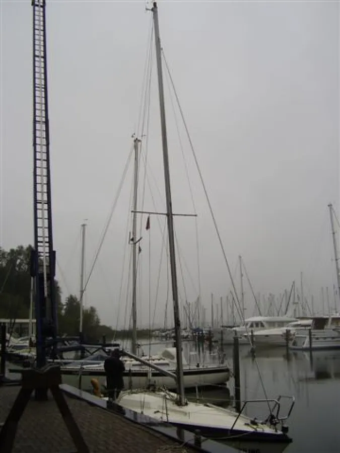 Polyester Sailboat Smiling 29 Ft