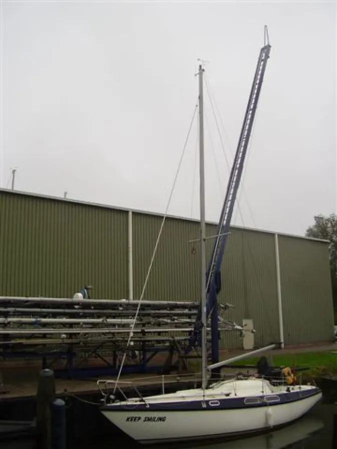 Polyester Sailboat Smiling 29 Ft