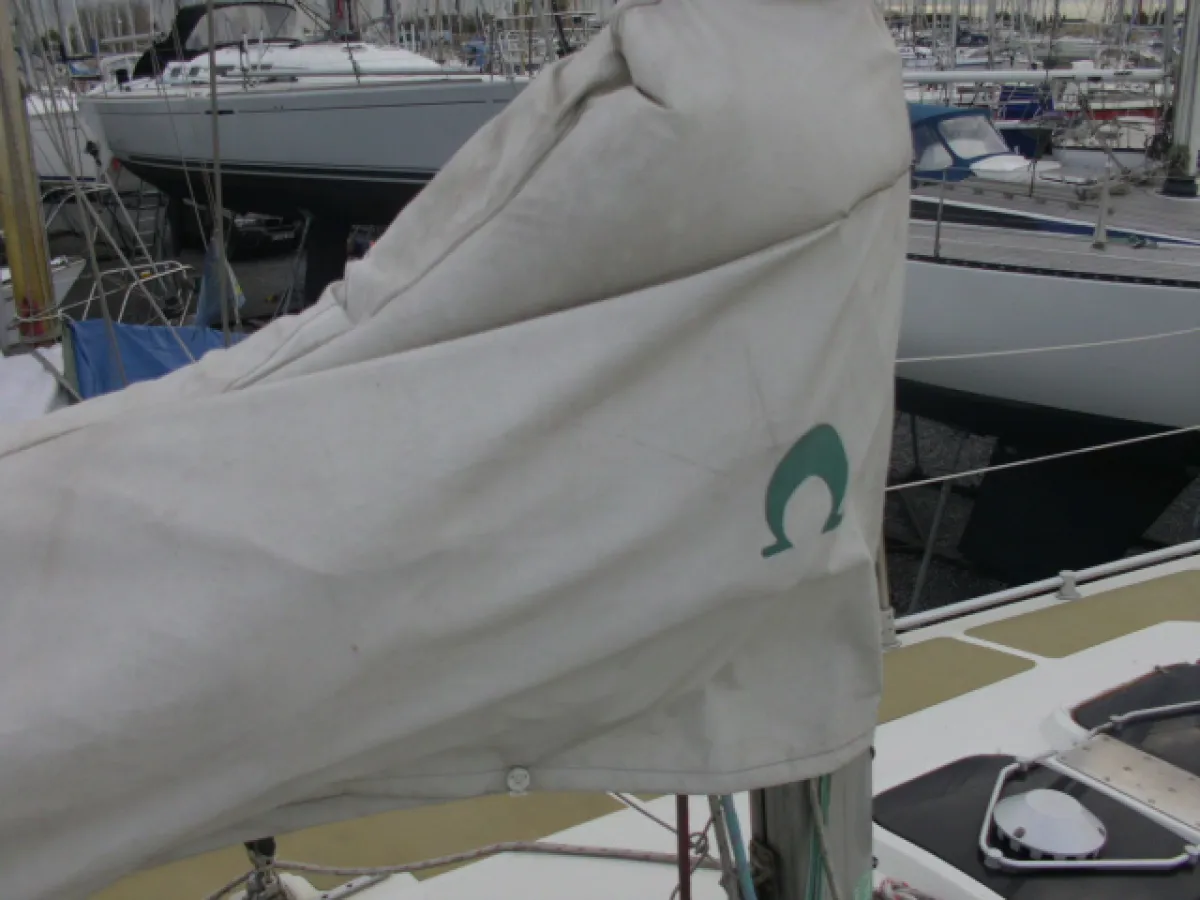 Polyester Sailboat Etap 30