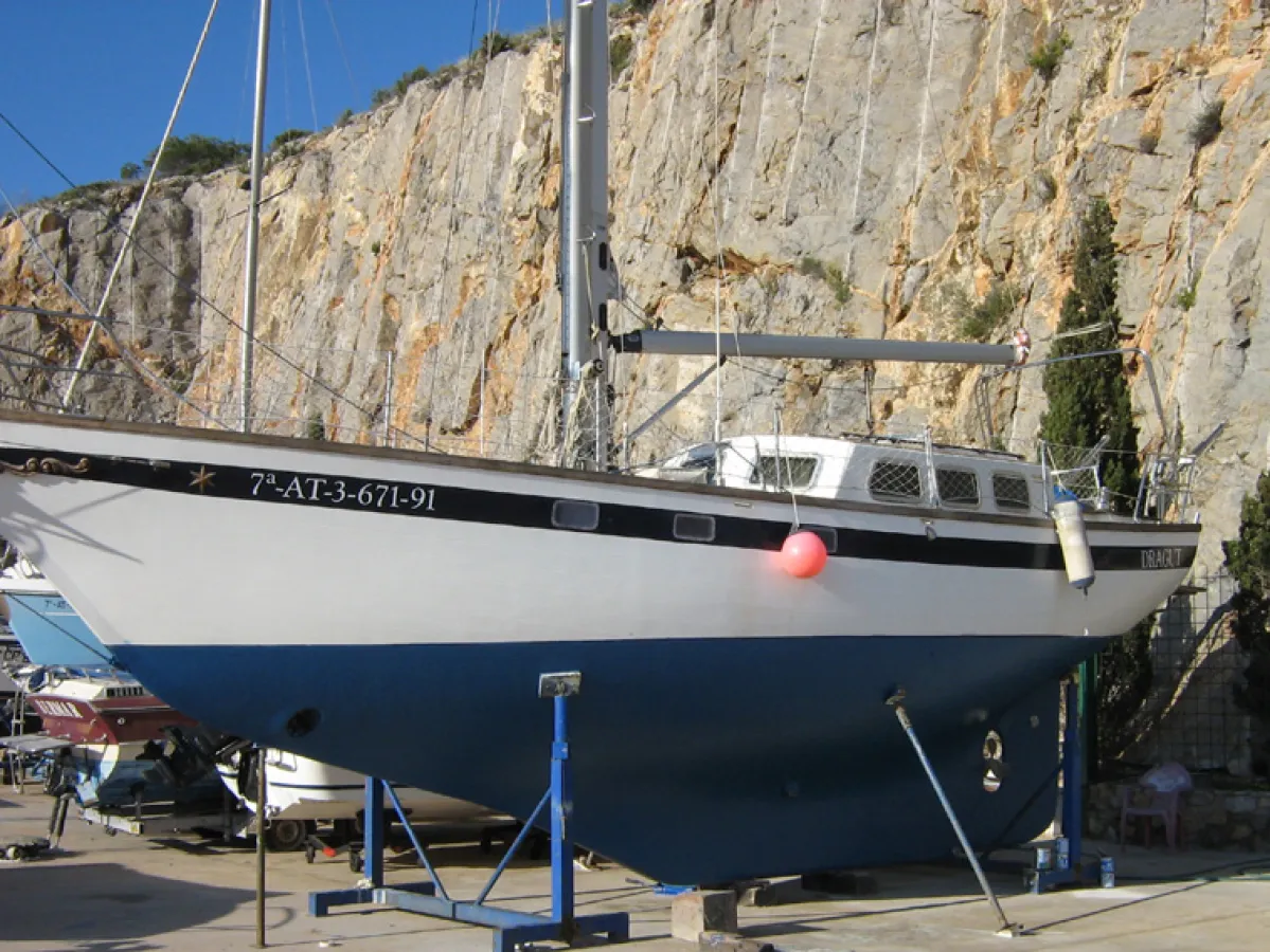 Polyester Sailboat Endurance 35