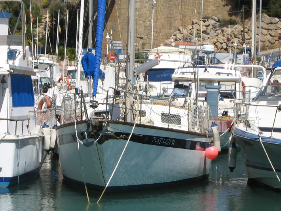 Polyester Sailboat Endurance 35