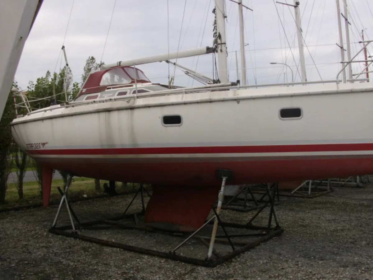 Polyester Sailboat Etap 32i