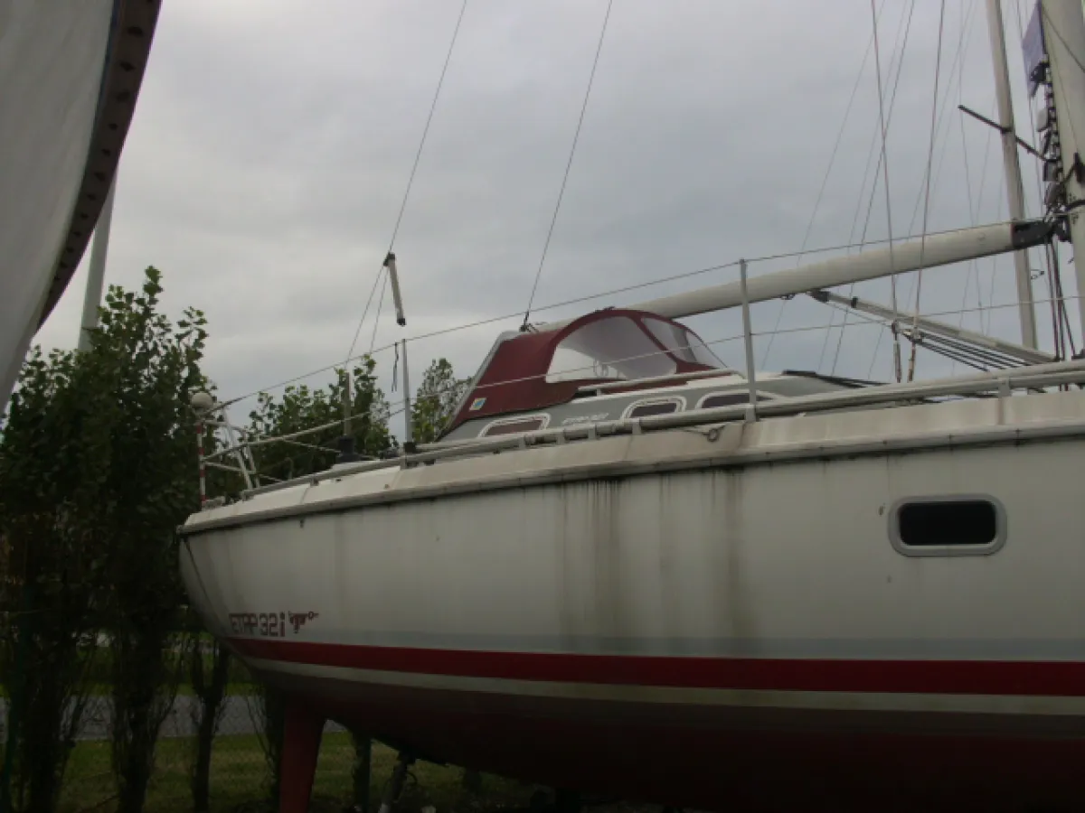 Polyester Sailboat Etap 32i