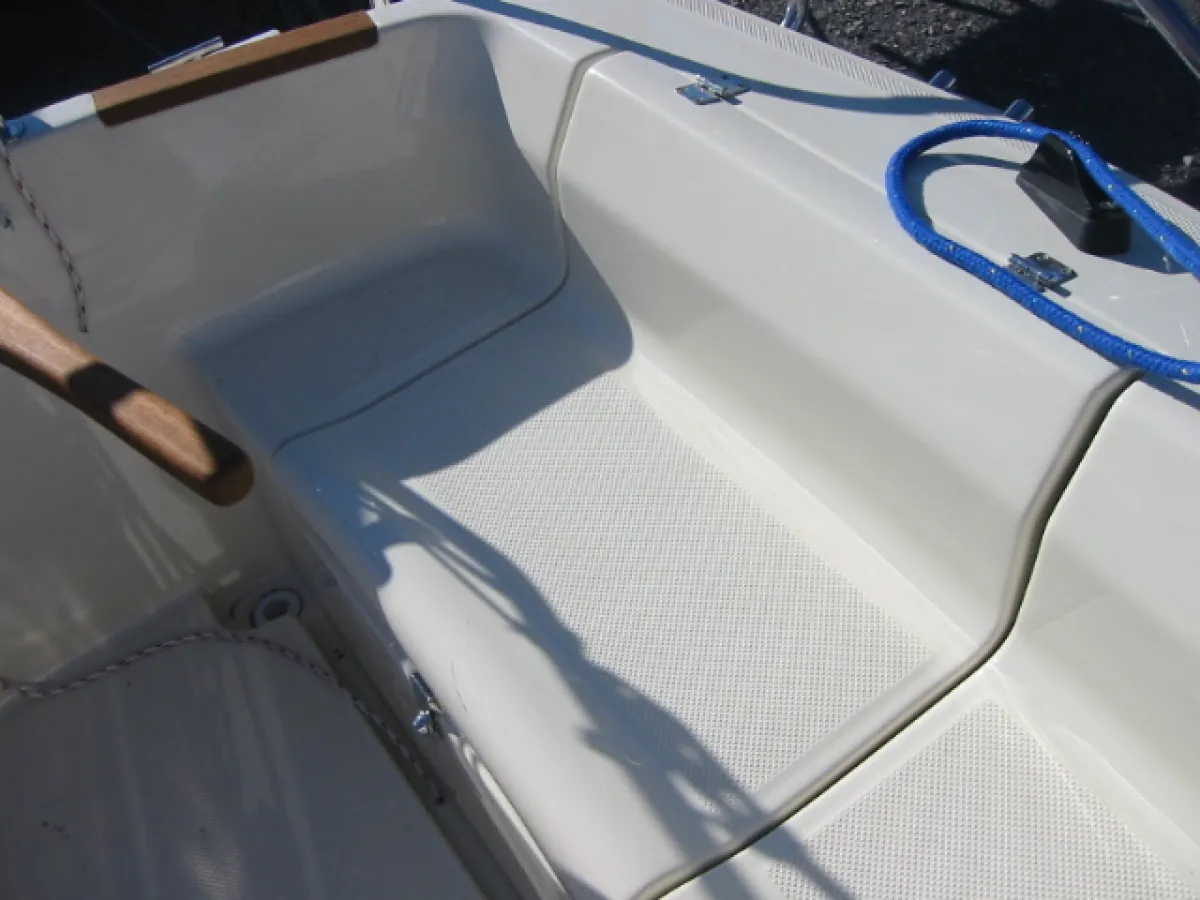 Polyester Sailboat Sunhorse 25