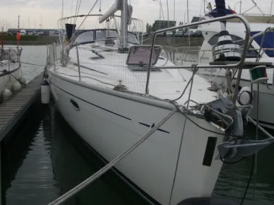 Polyester Sailboat Bavaria 42 Photo 1