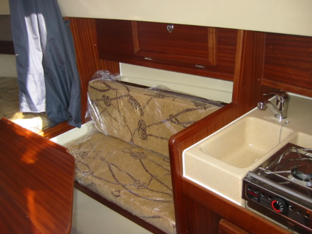 Polyester Sailboat Sunhorse 25