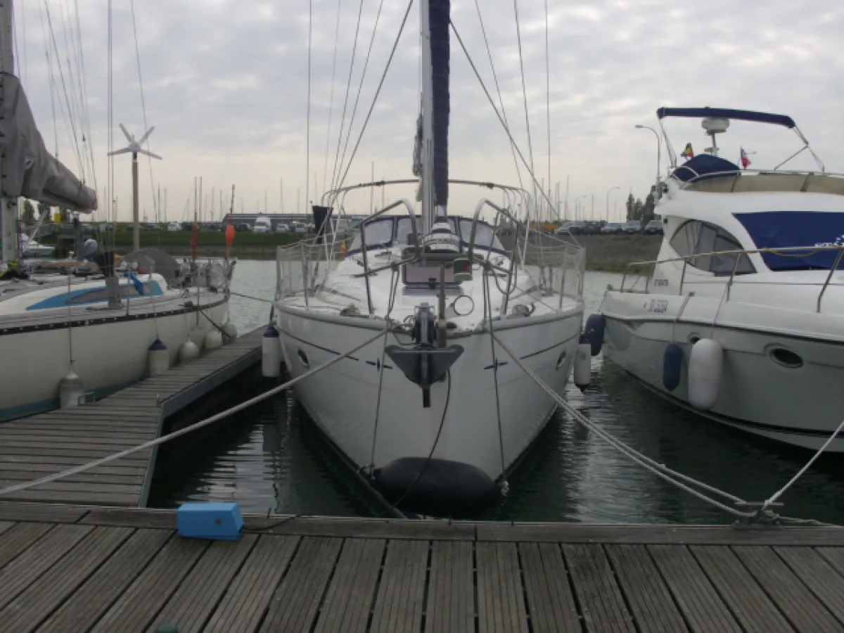 Polyester Sailboat Bavaria 42