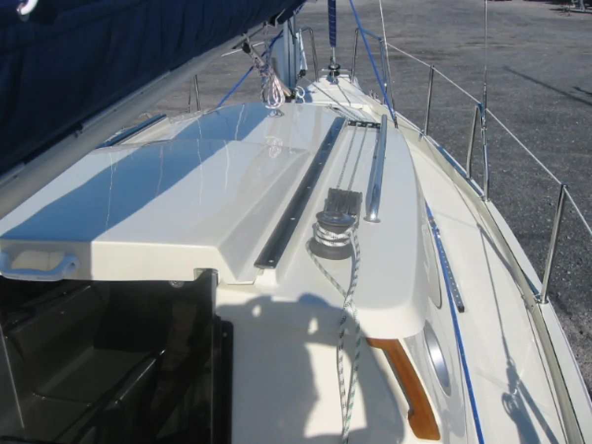 Polyester Sailboat Sunhorse 25