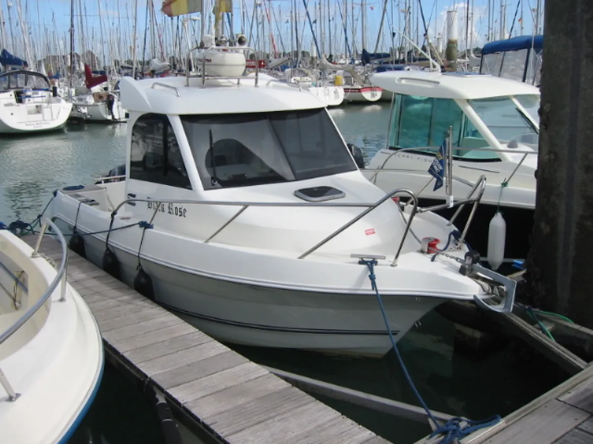 Polyester Speedboat Galeon 610