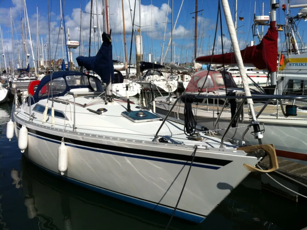 Polyester Sailboat Moody 31