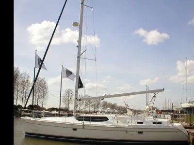 Polyester Sailboat Hunter 45 CC Photo 4