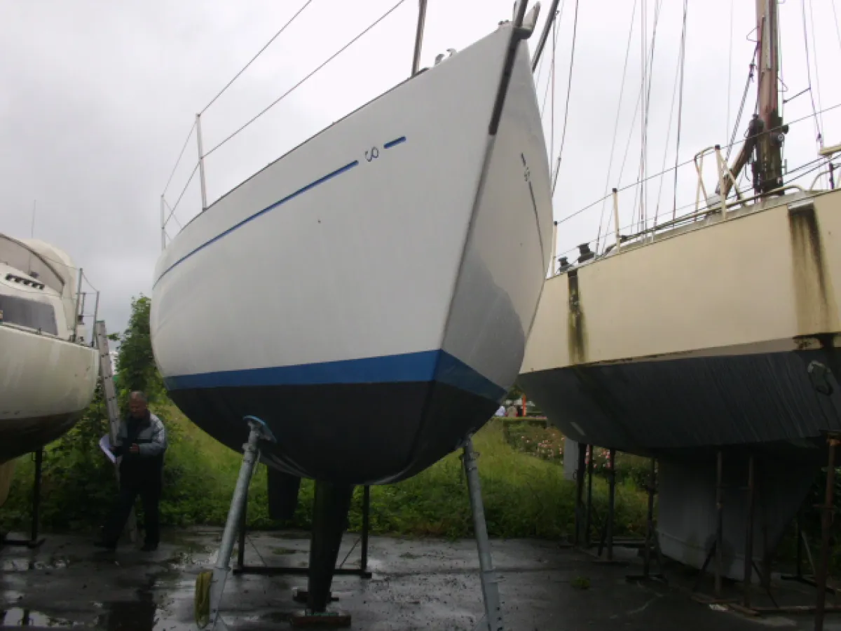 Polyester Sailboat Contessa 29