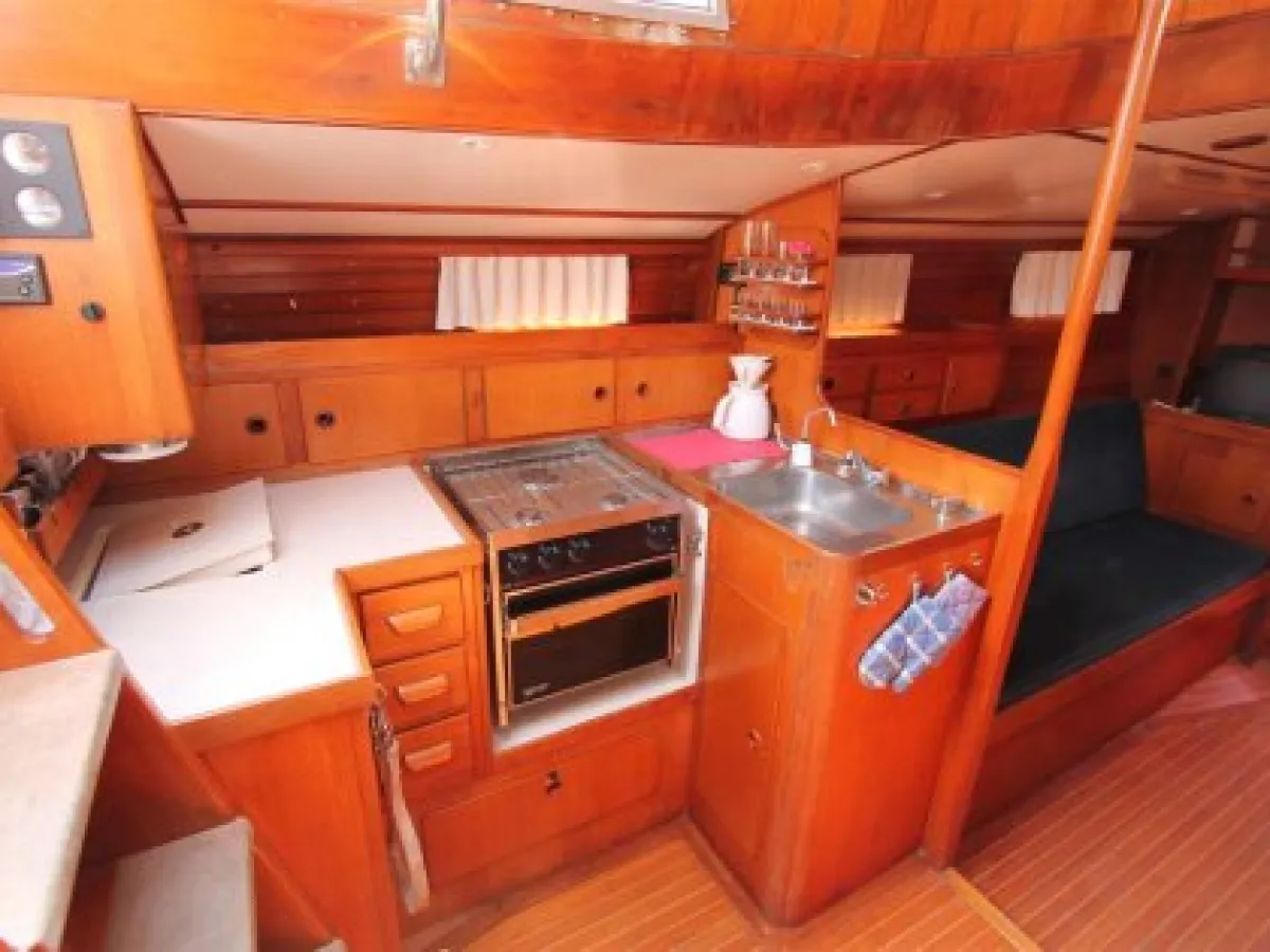 Polyester Sailboat Van de Stadt 42