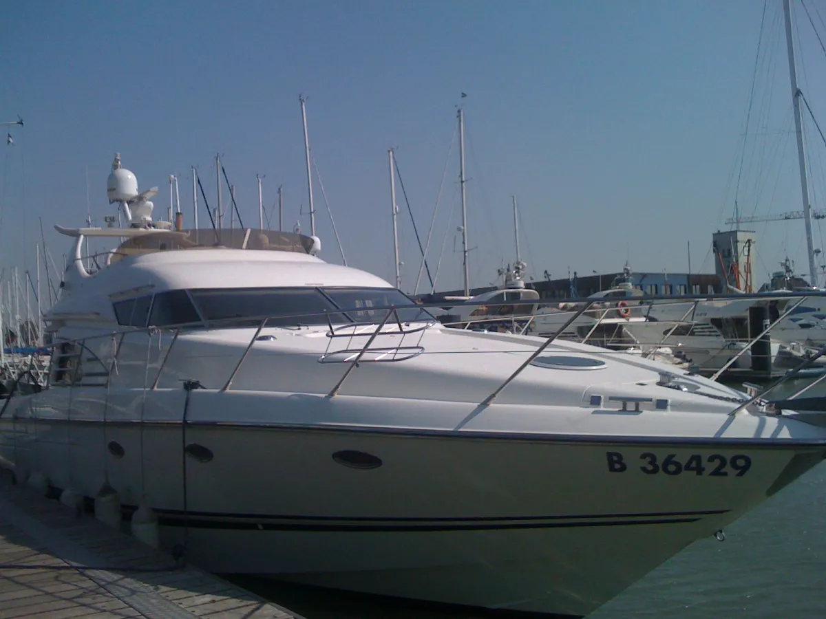 Polyester Motorboat Sunseeker Manhattan 46