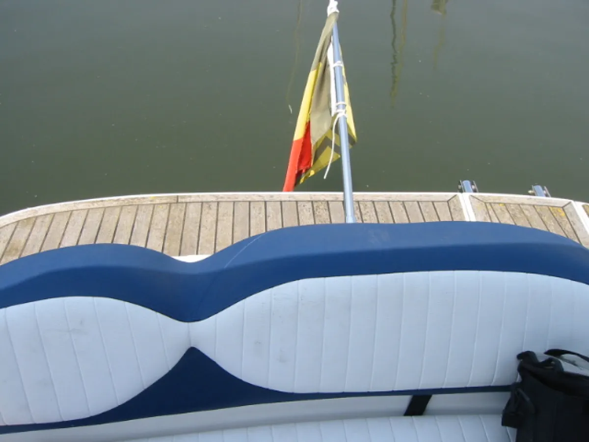 Polyester Speedboat Galeon 590