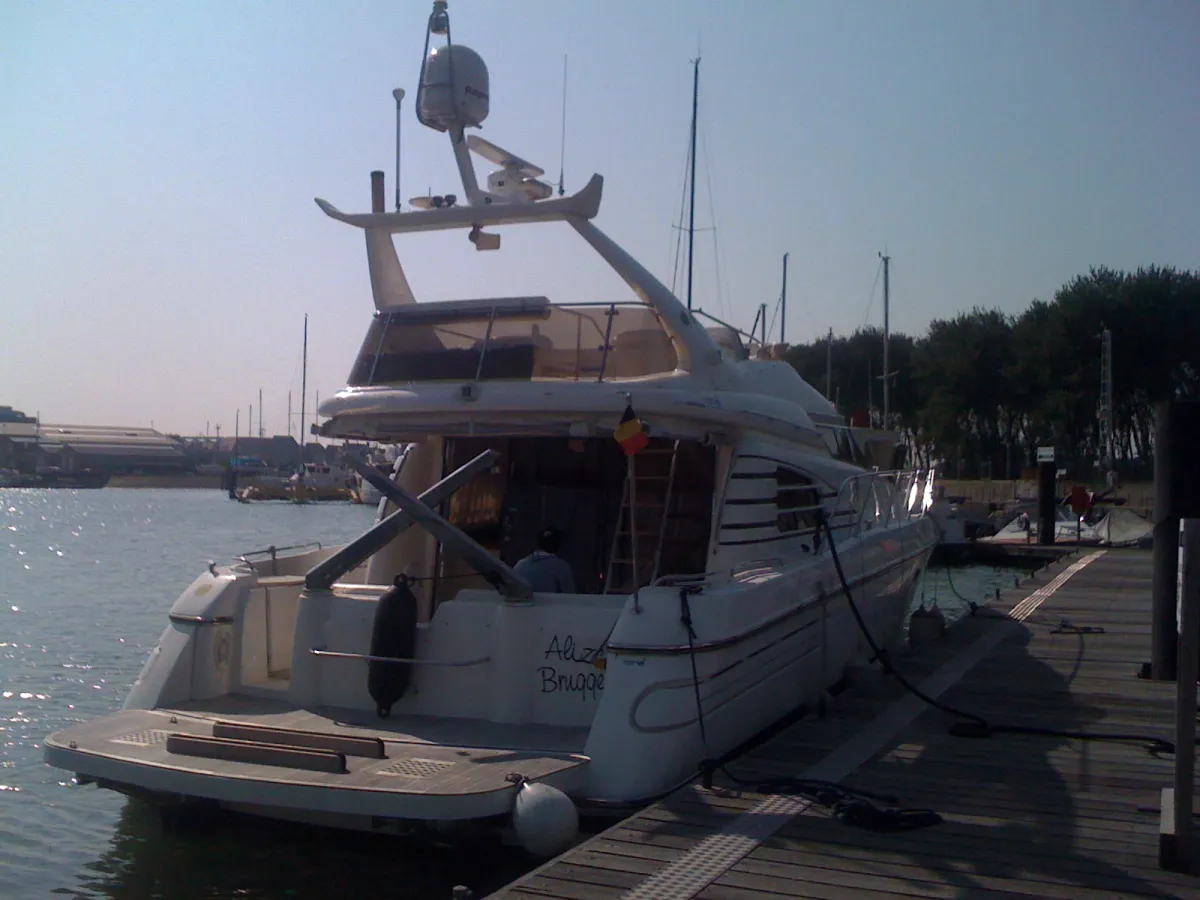 Polyester Motorboat Sunseeker Manhattan 46