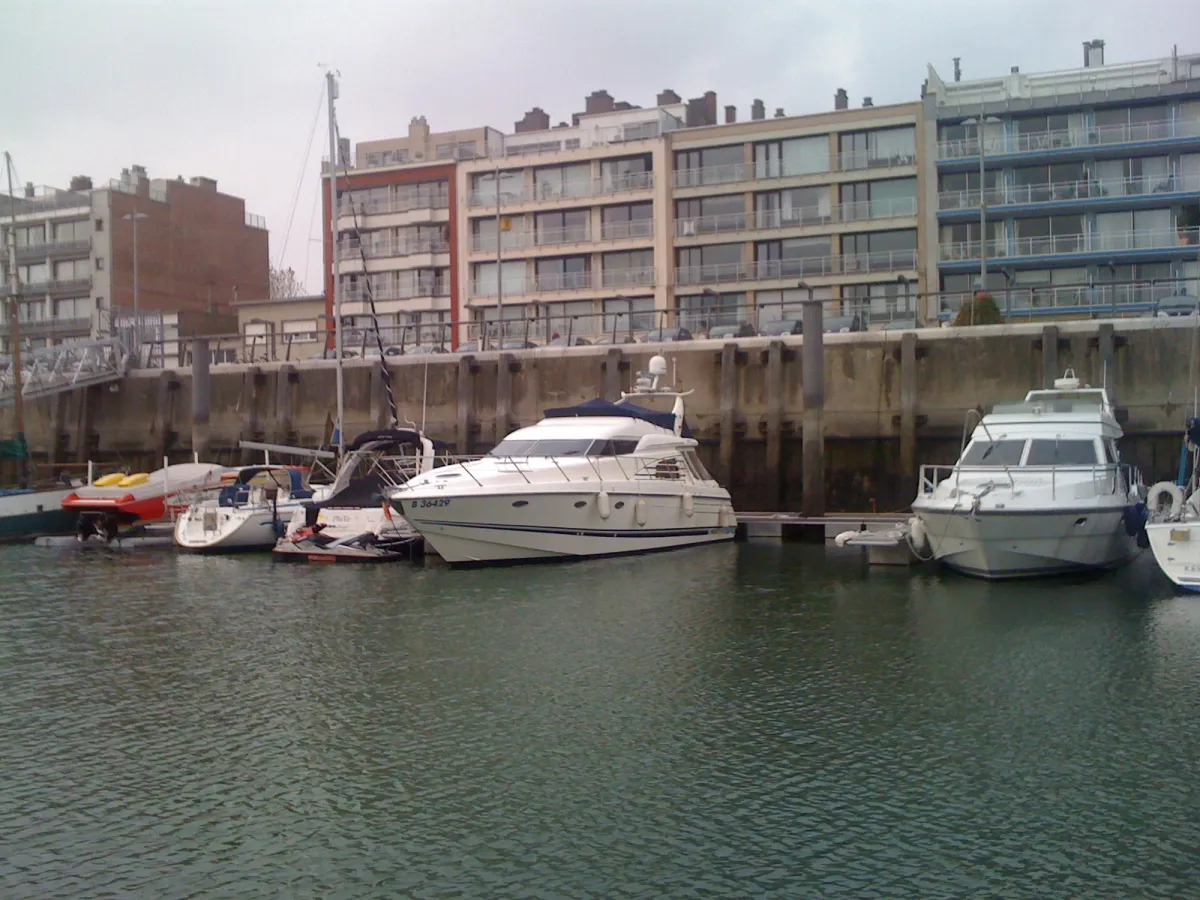 Polyester Motorboat Sunseeker Manhattan 46