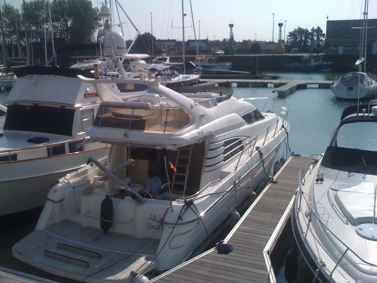 Polyester Motorboat Sunseeker Manhattan 46