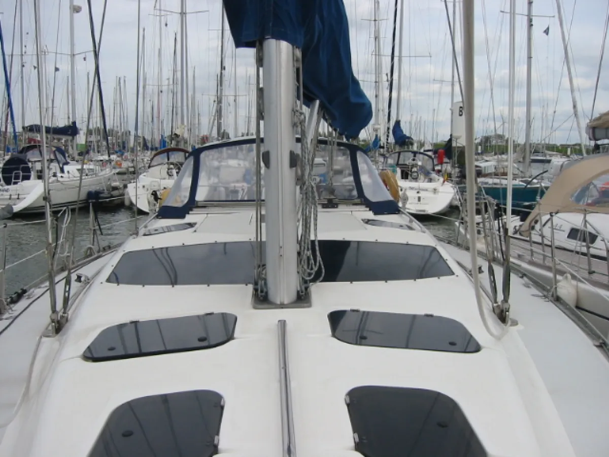 Polyester Sailboat Hunter 40.5 Legend