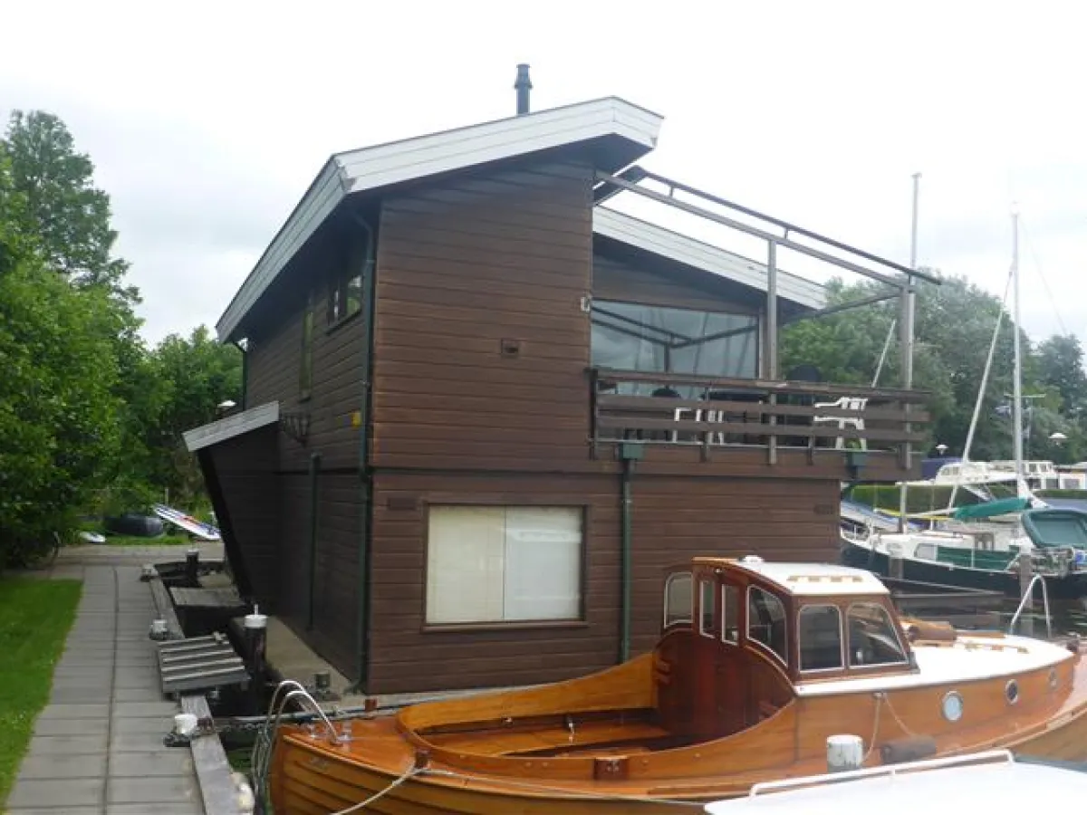 Autre matériau Péniche Bateau-maison 