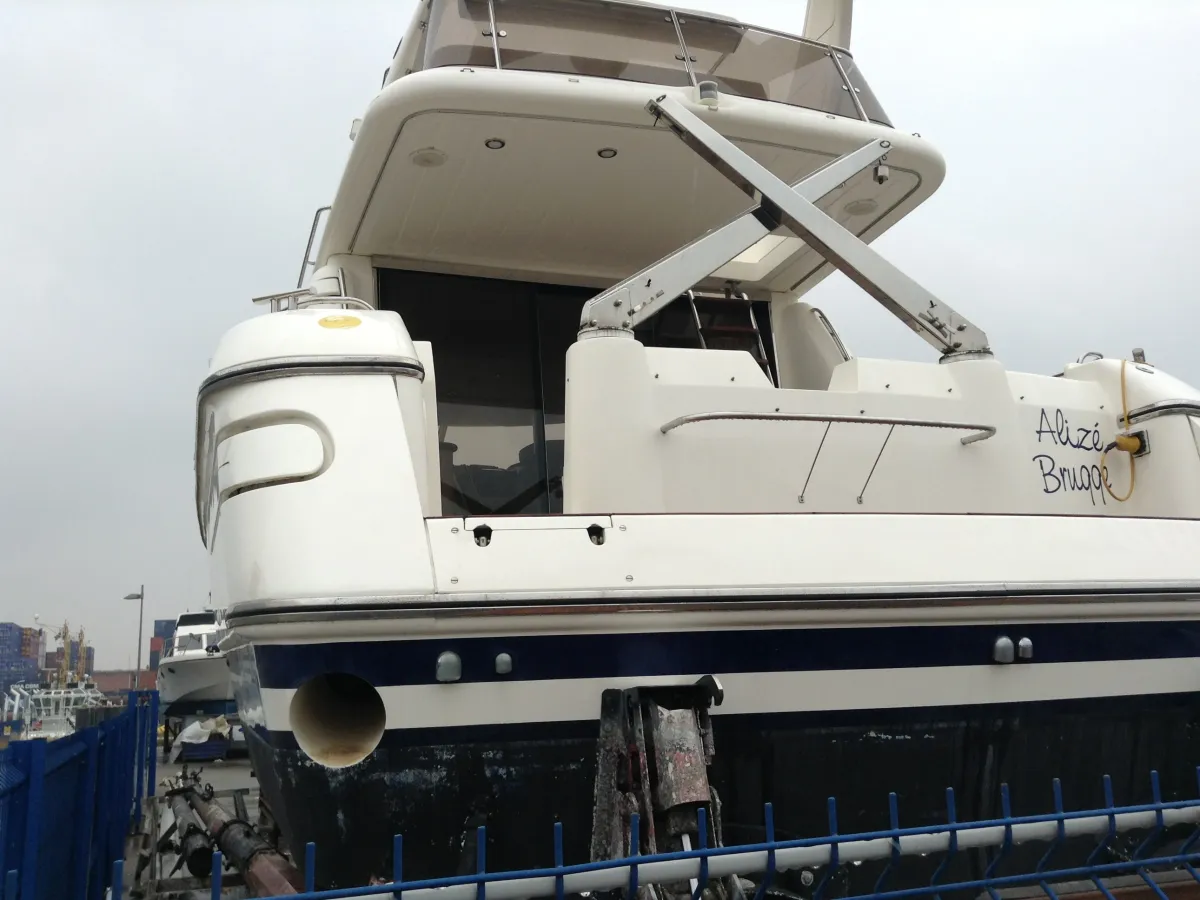 Polyester Motorboat Sunseeker Manhattan 46