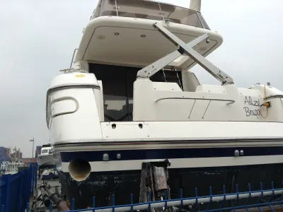 Polyester Motorboat Sunseeker Manhattan 46 Photo 2