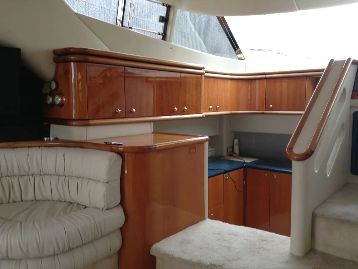 Polyester Motorboat Sunseeker Manhattan 46