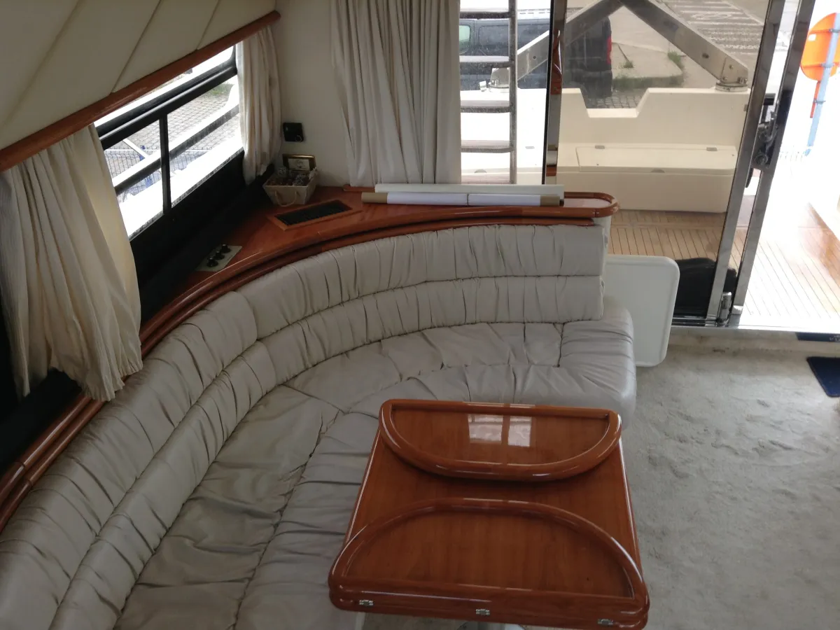 Polyester Motorboat Sunseeker Manhattan 46