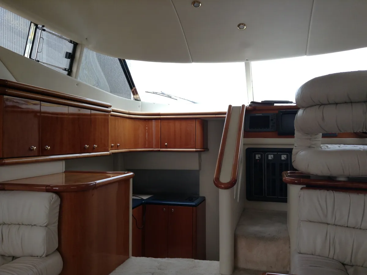 Polyester Motorboat Sunseeker Manhattan 46