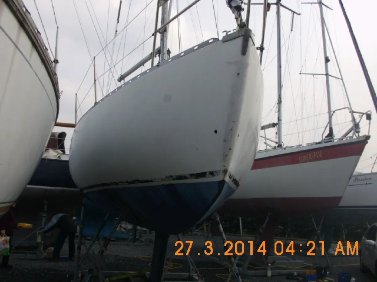 Polyester Sailboat Trident 80