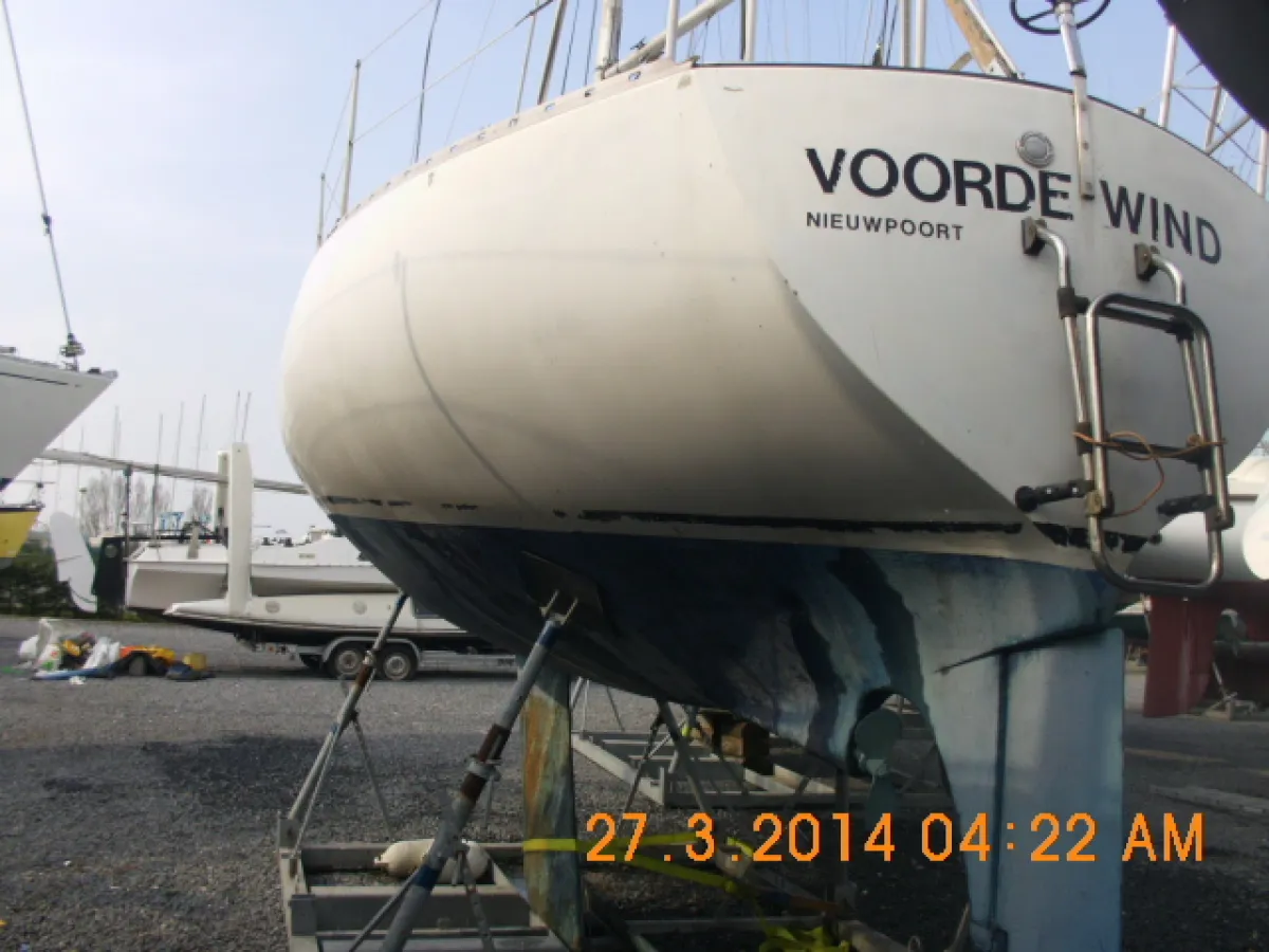 Polyester Sailboat Trident 80