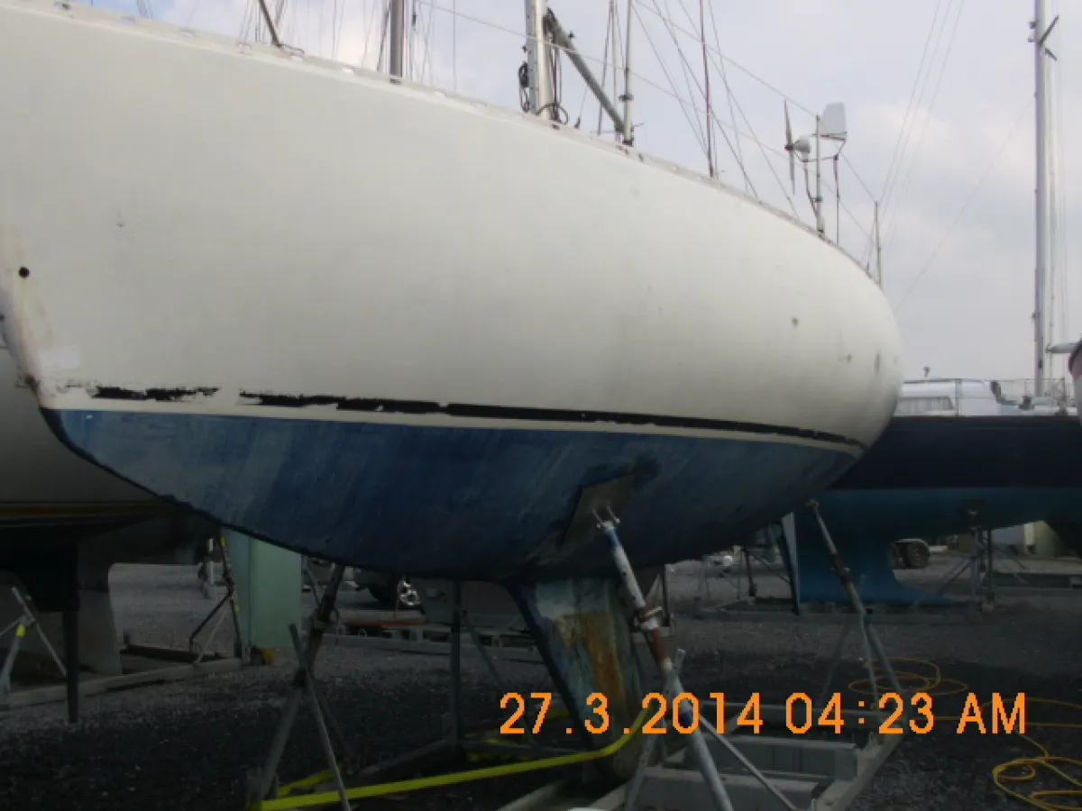 Polyester Sailboat Trident 80