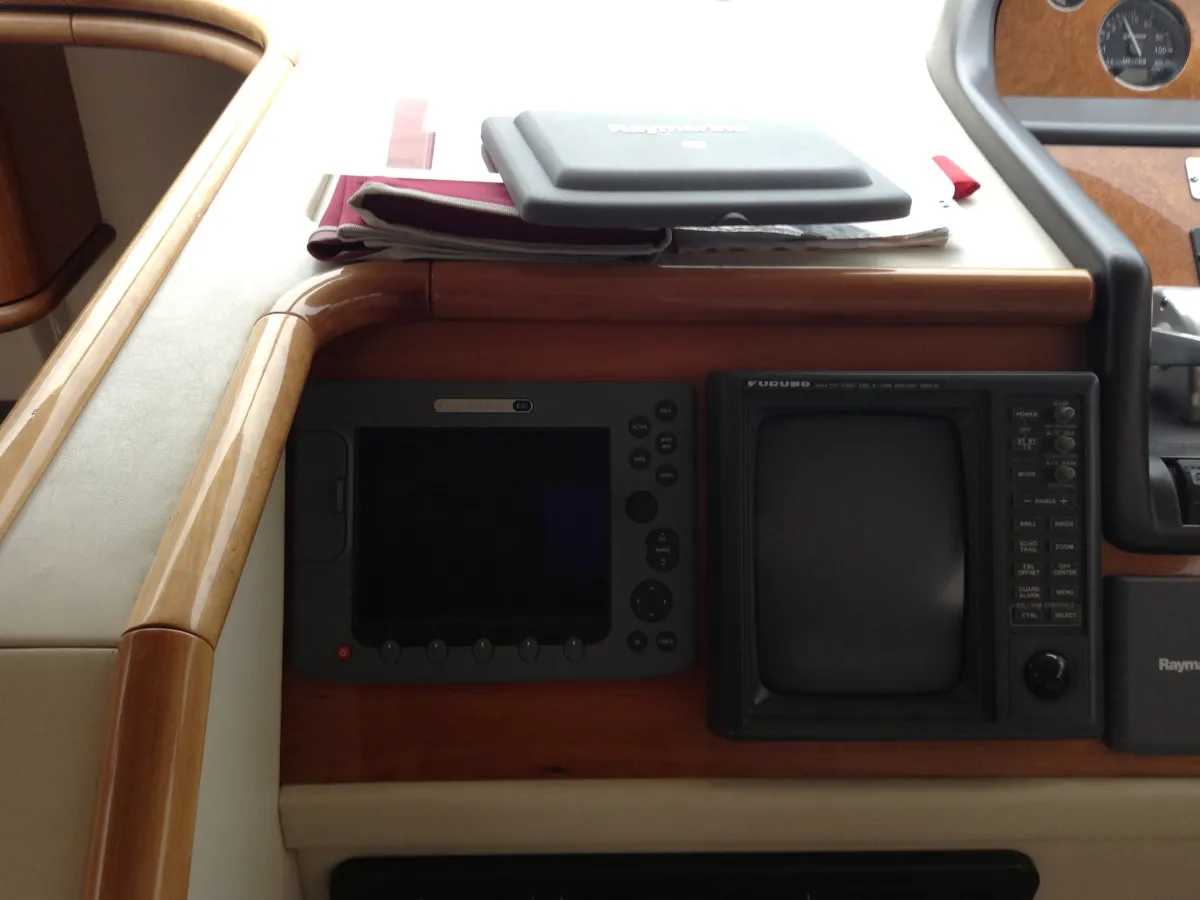 Polyester Motorboat Sunseeker Manhattan 46