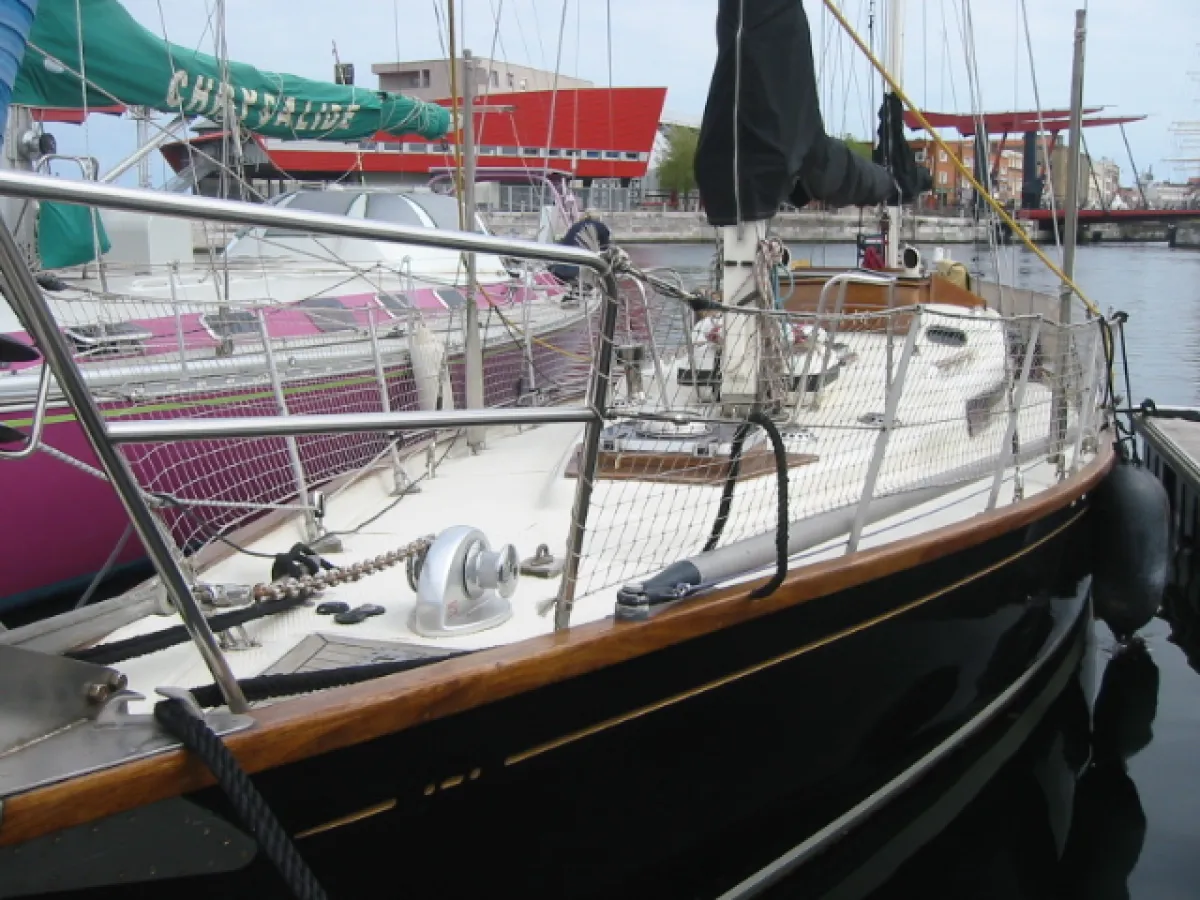 Polyester Sailboat Van de Stadt Rebel 41