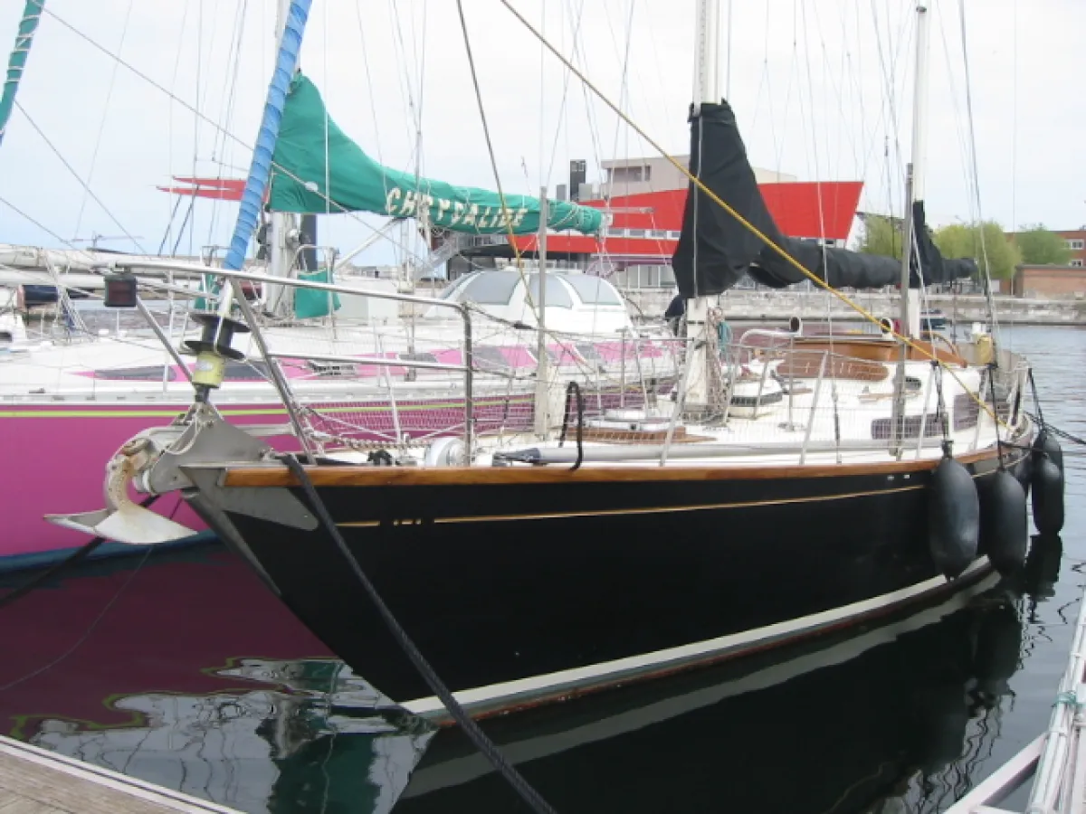 Polyester Sailboat Van de Stadt Rebel 41