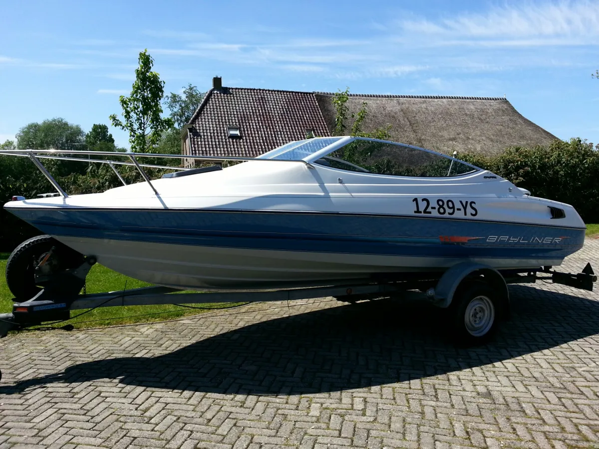 Polyester Speedboat Bayliner 2072