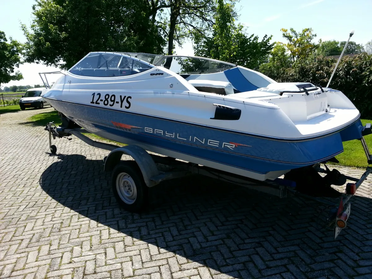 Polyester Speedboat Bayliner 2072