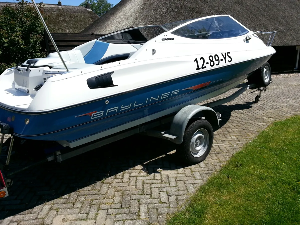 Polyester Speedboat Bayliner 2072